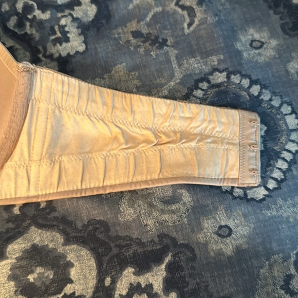 Victoria’s Secret very sexy strapless bra 36DD $60 - Picture 5 of 6